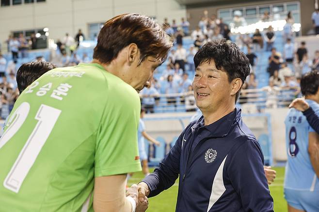대구 오승훈과 김병수 감독 [대구FC 제공. 재판매 및 DB 금지]