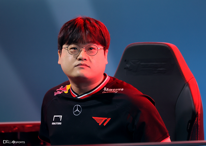 '원' 이원주와의 난전서 생존하고 4강전에 진출한 '오펠' 강준호.