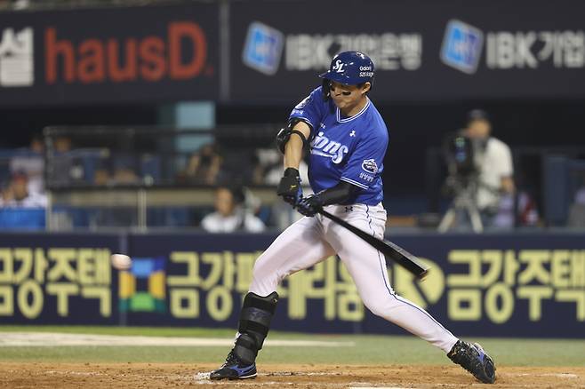 삼성 구자욱이 1일 서울 잠실구장에서 열린 2025 KBO리그 정규시즌 LG전서 타격하고 있다. 사진 | 삼성 라이온즈
