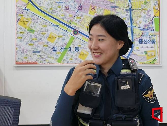 신은정 순경이 지난달 30일 아시아경제와 인터뷰하고 있다. 최영찬 기자