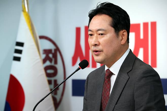 장동혁 국민의힘 선거대책위 상황실장이 1일 서울 여의도 중앙당사에서 기자회견을 하고 있다. /뉴시스