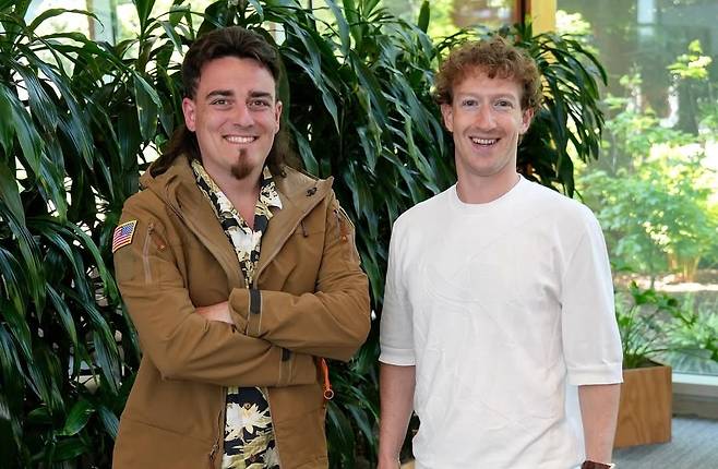 팔머 럭키 안두릴 창업자와 마크 저커버그 메타 최고경영자(CEO)./ 안두릴 제공