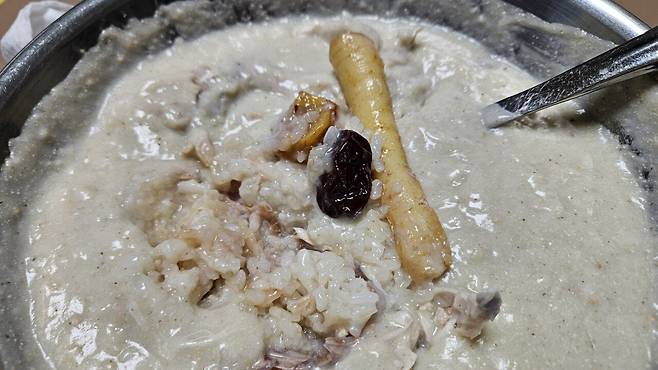 20250601_211834.jpg 저녁 와이프가 포장해온 들깨 삼계탕