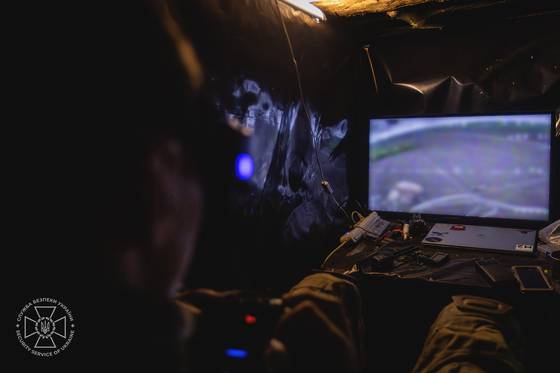 우크라이나는 1일(현지시간) 러시아 시베리아 이르쿠츠크 지역에 있는 벨라야 기지를 포함해 러시아 본토 공군기지 4곳을 드론으로 공격해 러시아 공군의 핵심 자산인 전략폭격기 40여대를 타격했다. 사진 우크라이나 보안국(SBU) 텔레그램