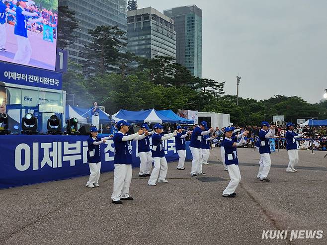 2일 서울 영등포구 여의도공원 문화의 마당에서 이재명 더불어민주당 대선 후보 집중 유세가 열렸다. 권혜진 기자