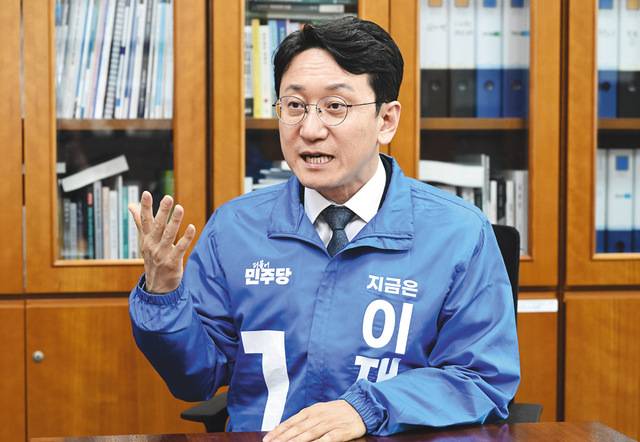 천준호 더불어민주당 중앙선거대책위원회 전략본부장이 1일 국회 의원회관에서 국민일보와 인터뷰하고 있다. 천 본부장은 “이번 대선은 ‘내란 심판과 위기 극복 선거’”라고 규정했다. 권현구 기자