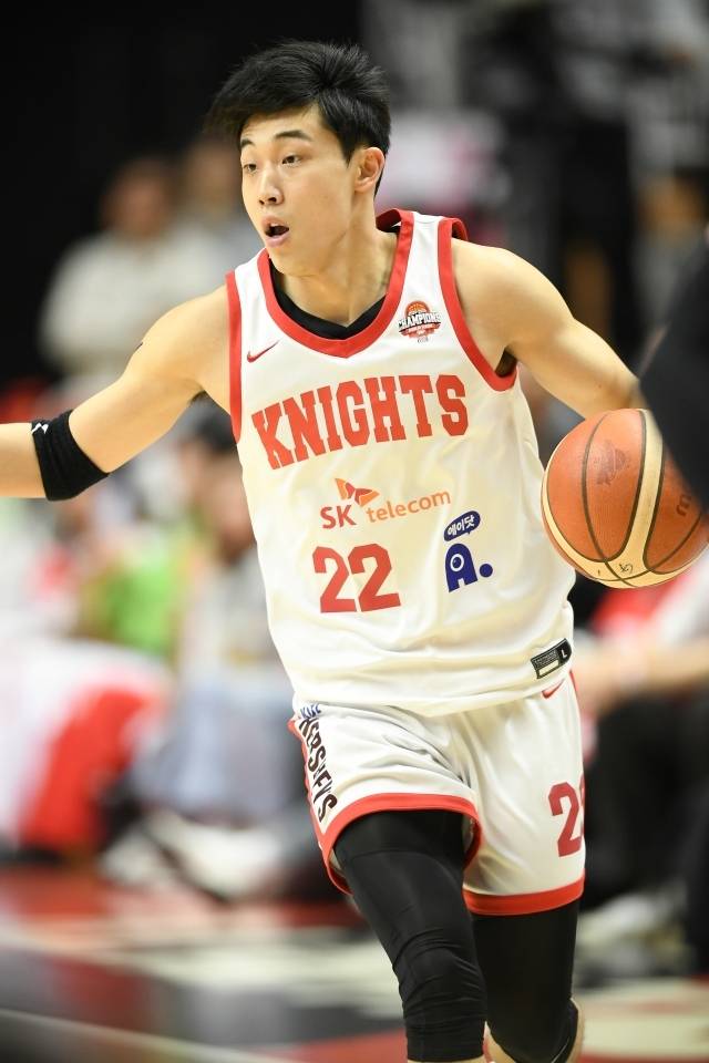 오재현은 2024-25시즌에는 49경기 출전, 평균 29분 30초 동안 9.6점 3.1리바운드 3.4어시스트 1.6스틸을 기록했다. 그리고 SK의 최소 경기 정규리그 1위 확정에 앞장섰다. 사진=KBL 제공