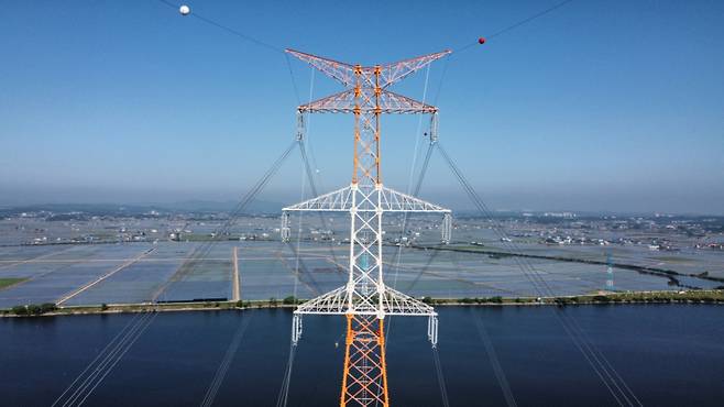 345㎸(킬로볼트) 북당진-신탕정 송전선로. /사진제공=한국전력