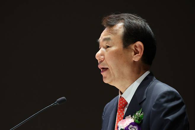 정은보 한국거래소 이사장이 27일 오후 서울 여의도 한국거래소에서 열린 밸류업 우수기업 시상식에서 개회사를 하고 있다./사진=뉴스1