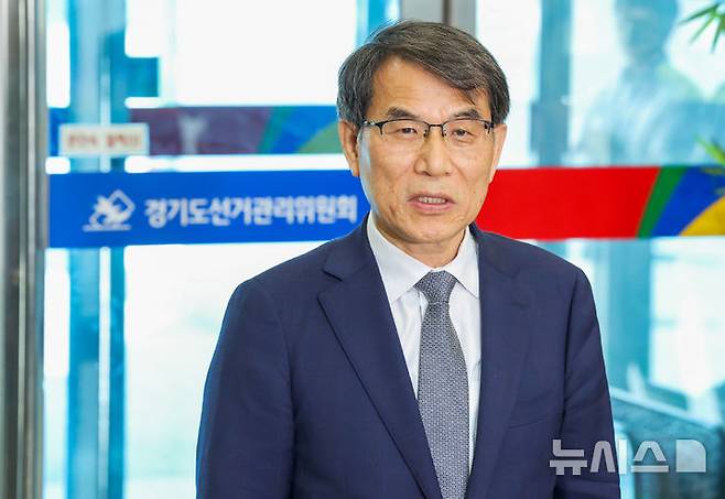 [수원=뉴시스] 김종택 기자 = 노태악 중앙선거관리위원장이 1일 경기 수원시 영통구선거관리위원회에서 제21대 대통령선거 사전투표소 부실관리 논란 등과 관련해 입장을 밝히고 있다. (공동취재) 2025.06.01. photo@newsis.com