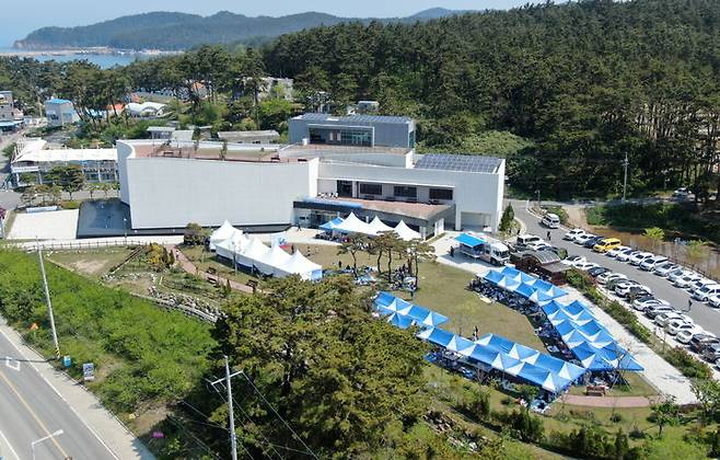 [태안=뉴시스] 지난 2023년 5월13일 '바다숲 그리기 사생대회'가 열린 태안유류피해극복기념관 모습. (사진=뉴시스 DB). photo@newsis.com *재판매 및 DB 금지