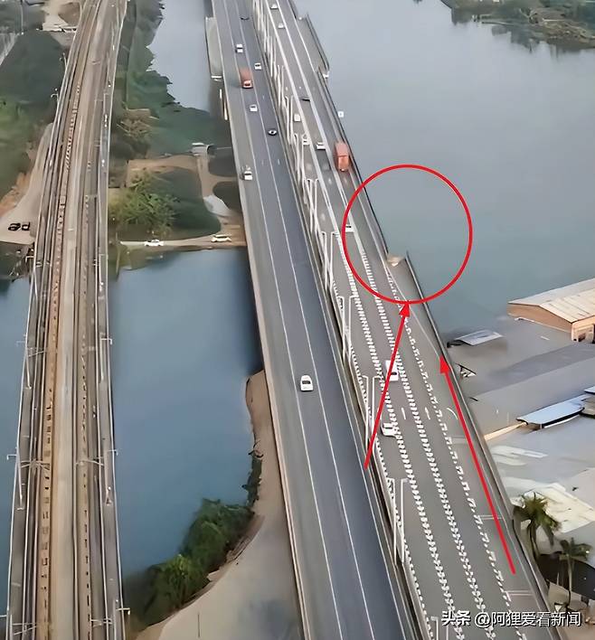 사고가 발생한 교량 [중국 온라인 커뮤니티 캡처]