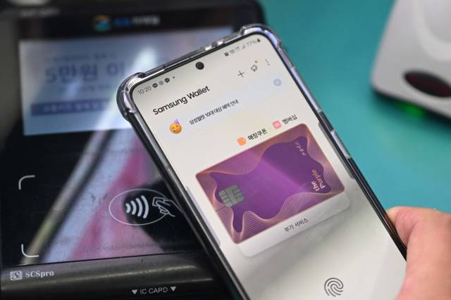 삼성전자의 모바일 결제 서비스인 삼성페이가 결제 장애를 일으킨 2일 서울 시내 한 편의점에서 삼성페이 결제가 되지 않고 있다. 조태형 기자