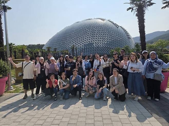 싱가포르 여행 관계자 초청 팸투어 기념사진 ⓒ거제시