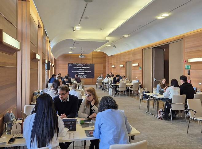 진주시 무역사절단의 헝가리 부다페스터 수출상담회 모습 ⓒ진주시