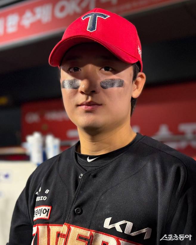 KIA 윤도현이 1일 수원KT위즈파크에서 열린 KT와 원정경기에서 데뷔 첫 멀티홈런을 앞세워 팀의 5-3 승리를 이끈 뒤 취재진과 인터뷰하고 있다. 수원｜김현세 기자 kkachi@donga.com