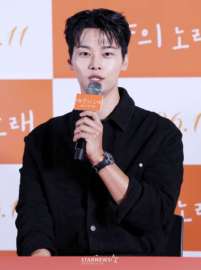 배우 차학연이 2일 서울 용산구 CGV 용산에서 진행된 영화 '태양의 노래(조영준 감독)' 언론시사회 및 기자간담회에 참석해 질의응답을 하고 있다. /2025.06.02 /사진=김휘선 hwijpg@