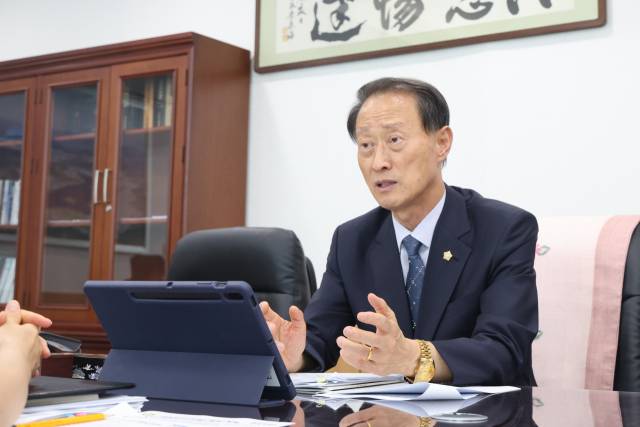 창원시의회 손태화 의장. 창원시의회 제공