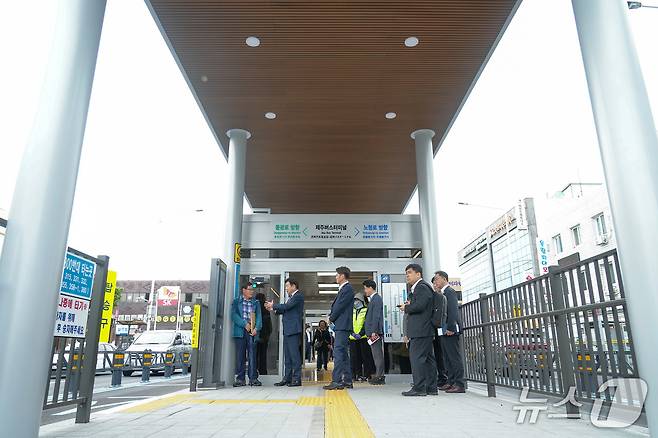 제주시는 오는 8월 1일부터 신규 개통한 서광로 중앙버스전용차로 위반 행위를 단속한다고 3일 밝혔다.(제주도 제공. 재판매 및 DB 금지)/뉴스1