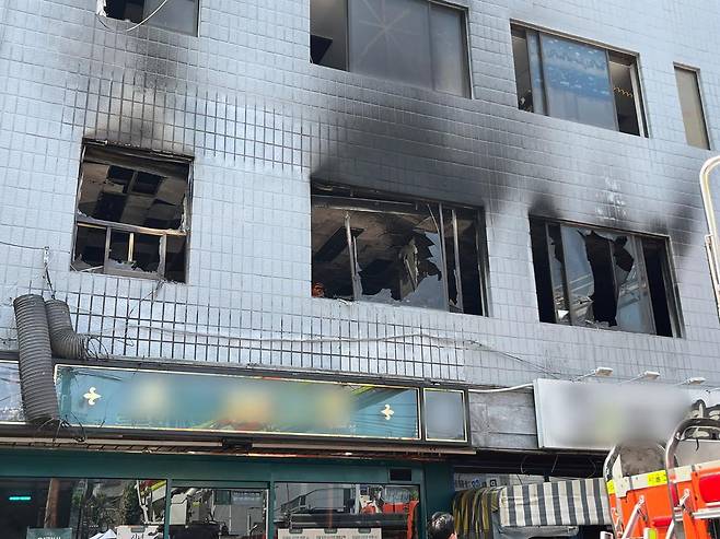 3일 오전 서울 중구 신당동 봉제공장에서 불이 나 1명이 사망하고 8명이 다쳤다.  뉴스1