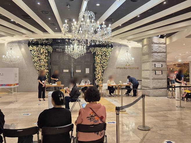 3일 오후 본지가 찾은 서울 구로구의 한 웨딩홀은 웨딩 본식장과 파티룸 등 내부가 밝게 꾸며진 모습이었다./사진=박진호 기자