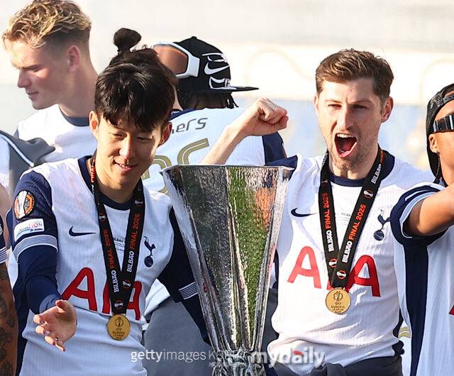 손흥민과 데이비스/게티이미지코리아