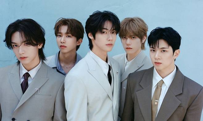 올해 데뷔 10주년을 맞은 밴드 엔플라잉이 지난달 28일 정규 2집 ‘에버래스팅’을 발매하고 활동에 돌입했다. FNC엔터테인먼트 제공