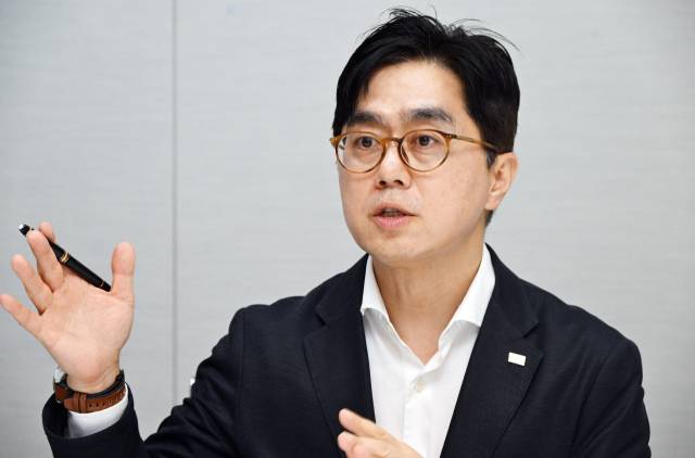 김남기 미래에셋자산운용 대표(부사장)이 3일 서울 종로 미래에셋자산운용 본사에서 서울경제신문과 인터뷰를 하고 있다. 오승현 기자