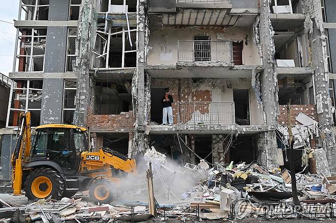 드론 공격 받은 우크라이나 건물 [AFP=연합뉴스 자료사진]