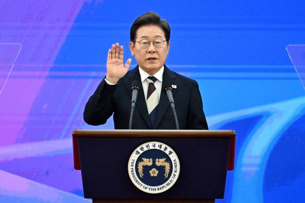 이재명 대통령이 4일 서울 여의도 국회에서 열린 제21대 대통령 취임선서식에서 취임 선서를 하고 있다. /연합뉴스