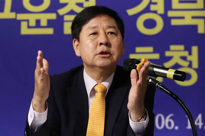 지난 2023년 6월 14일 당시 경북문화재단 대표였던 구윤철 전 국무조정실장이 대구 아트파크에서 열린 <사>아시아포럼21 릴레이정책토론회에서 기조 연설을 하고 있다. <아시아포럼21 제공>