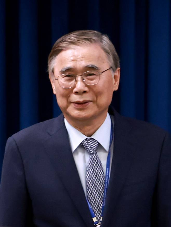 4일 서울 용산 대통령실 청사에서 열린 이재명 정부 첫 인사브리핑에서 이종석 신임 국가정보원장 후보자가 소개되고 있다.(사진=연합뉴스)