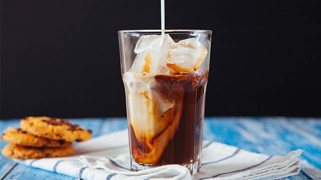 커피를 과도하게 섭취하면 위장 건강에 부담이 될 수 있다｜출처: 게티이미지뱅크