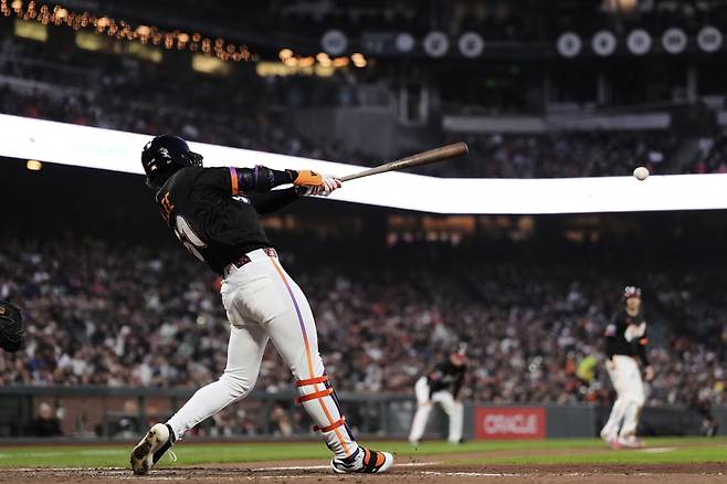 샌프란시스코 자이언츠 이정후가 4일(한국시각) 샌디에이고 파드리스전에서 시즌 7호 홈런을 터뜨렸다. AP연합뉴스