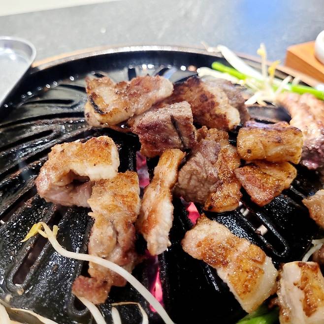 노총각 돼지갈비 혼밥