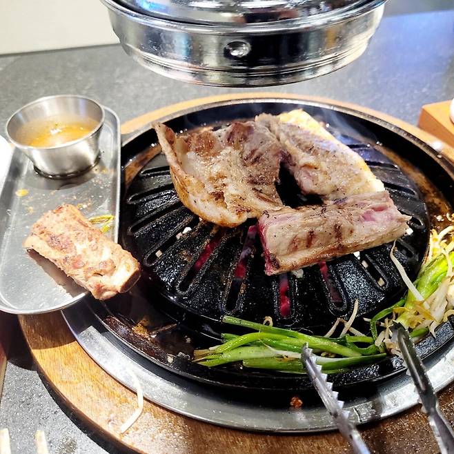 노총각 돼지갈비 혼밥