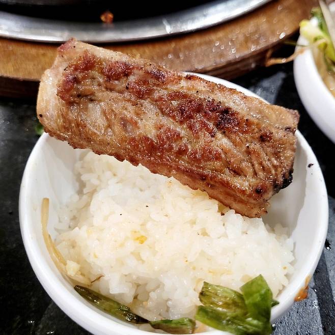 노총각 돼지갈비 혼밥