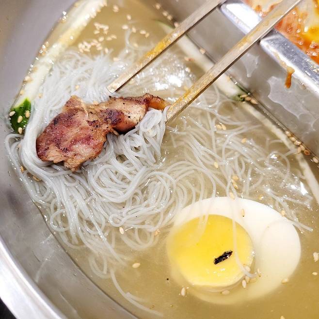 노총각 돼지갈비 혼밥