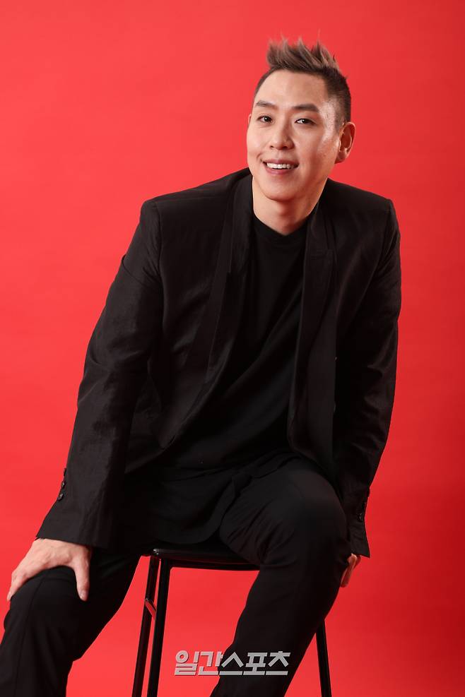 일루셔니스트 이은결이 지난달 27일 오후 서울 중구 순화동 KG타워에서 진행된 일간스포츠와의 인터뷰에 앞서 포즈를 취하고 있다. 서병수 기자 qudtn@edaily.co.kr /2025.05.27/