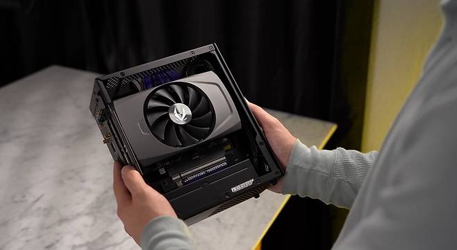 ▲ 눈이 즐거워지는 미니 폼팩터 기반의 1팬 PC 시장 (출처: Devyn Johnston 유튜브 채널)