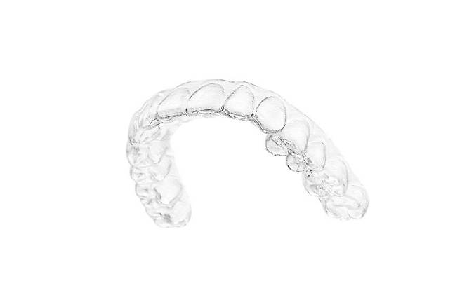 클라라 AI투명 교정장치 / 출처=이노디테크