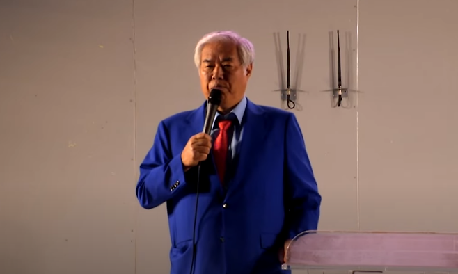 전광훈 목사가 어제(3일) 대선 개표방송 집회에서 발언하는 모습 (유튜브 전광훈TV 갈무리)