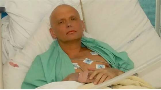 푸틴 러시아 대통령을 비판한 뒤 의문사한 알렉산드르 리트비넨코. [중앙포토, BBC]