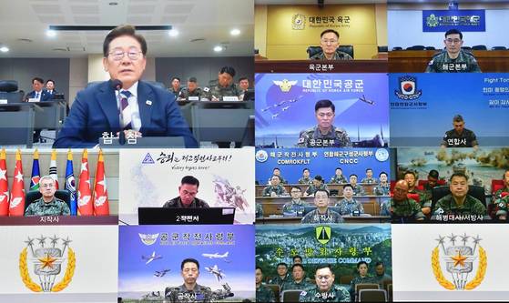 이재명 대통령이 4일 서울 용산구 합동참모본부 지휘통제실을 방문해 김명수 합참의장 등 군 지휘부로부터 군사대비태세 보고를 받은 뒤 발언하고 있다. 국방부