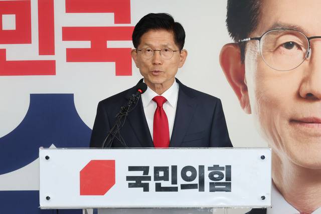 4일 서울 영등포구 국민의힘 중앙당사에서 김문수 국민의힘 후보가 제21대 대통령선거에 대한 승복 입장을 밝히고 있다. 연합뉴스