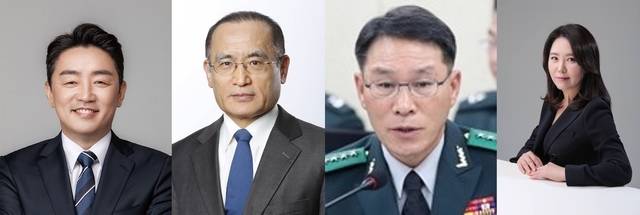 강훈식 더불어민주당 의원(왼쪽부터), 위성락 민주당 의원, 황인권 전 육군 대장. 강유정 민주당 의원. 대통령실
