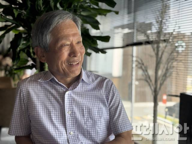 ▲박병기 선생은 "어린 재명이가 놀라웠다"며 그때부터 남 달랐다는 얘기를 했다. ⓒ 프레시안(김종우)