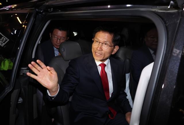 ▲국민의힘 김문수 대선 후보가 4일 서울 여의도 당사에서 기자회견을 마친뒤 차에 타고 있다. ⓒ연합뉴스