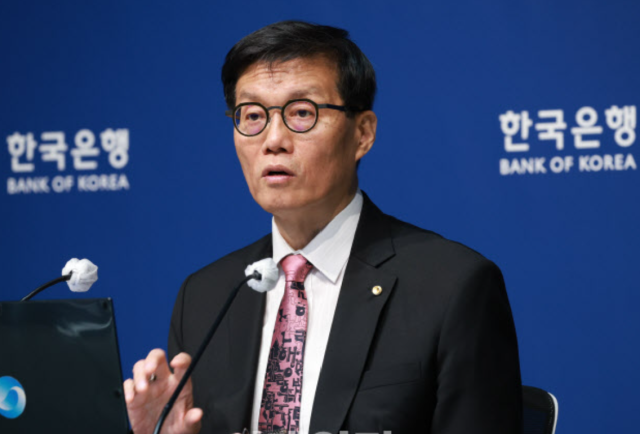 이창용 한국은행 총재가 자닌달 29일 금통위 본회의 이후 열린 기자간담회에서 발언하고 있다. 연합뉴스