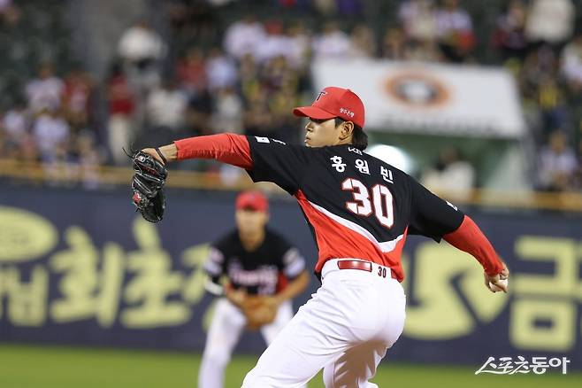 KIA 홍원빈은 3일 잠실 두산전에서 데뷔 7년 만에 생애 첫 1군 등판에 나섰다. 최고 154㎞ 강속구를 던져 눈길을 끌었다. 사진제공｜KIA 타이거즈